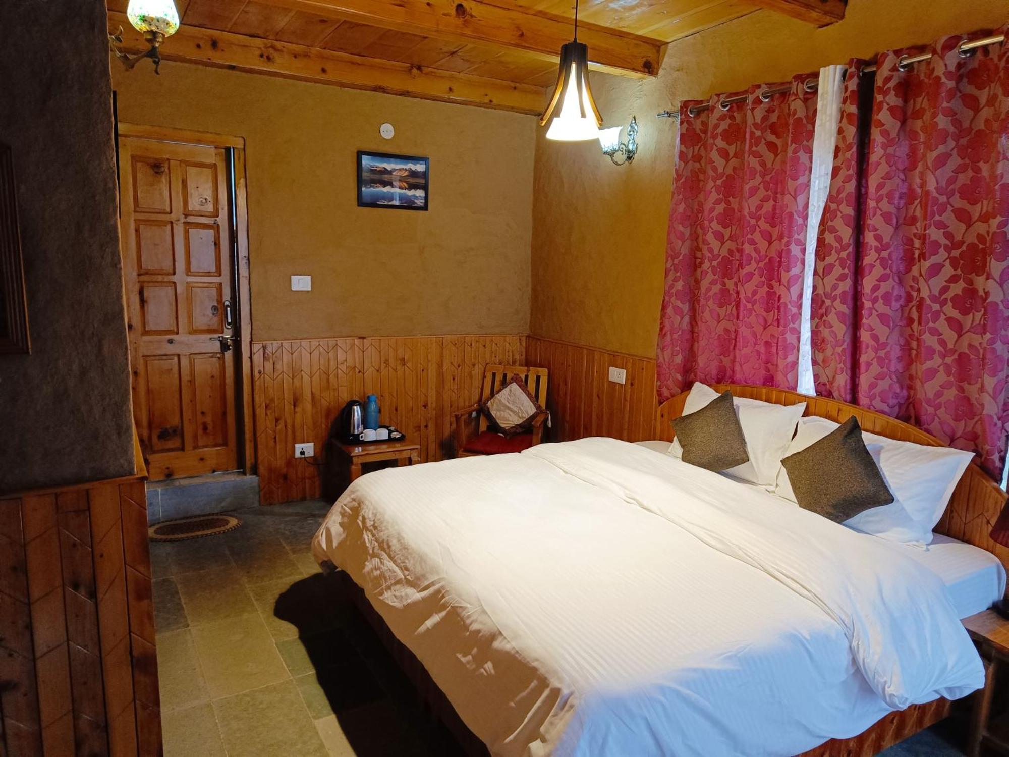 Ishan Log Huts-A Boutique Home Stay Banjar Exterior photo